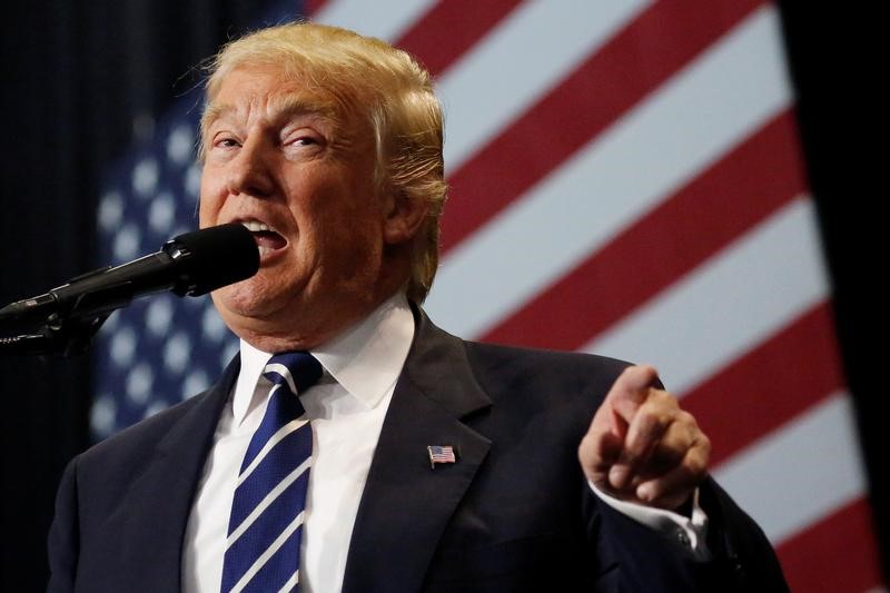 © Reuters. Donald Trump fala durante evento em Wisconsin