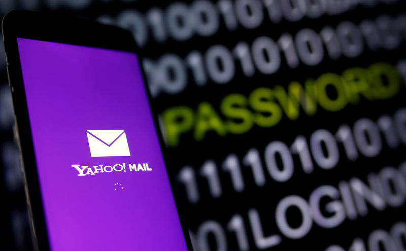 © Reuters. Yahoo dice que 1.000 millones de cuentas quedaron expuestas en una nueva violación de seguridad