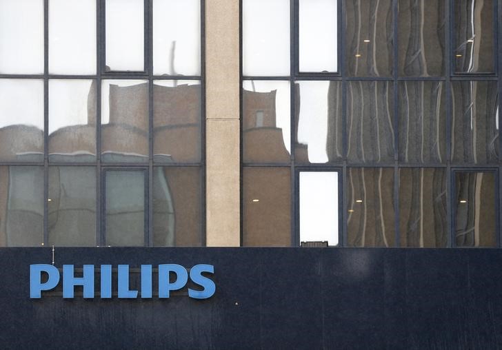 © Reuters. The logo of Philips is seen at the company's entrance in Brussels
