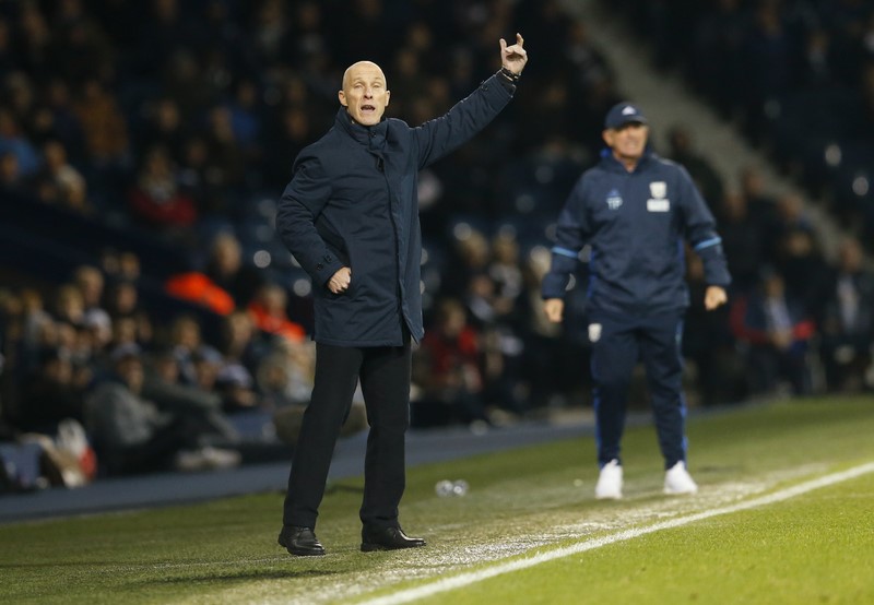 © Reuters. Swansea manager Bob Bradley during the match