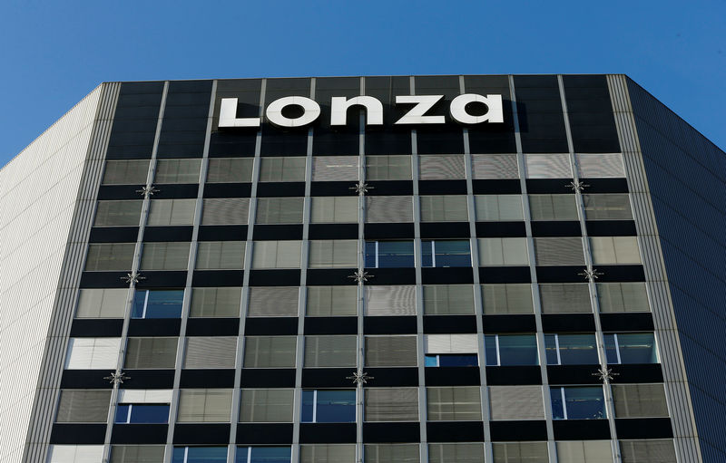 © Reuters. Logo of Lonza is seen in Basel