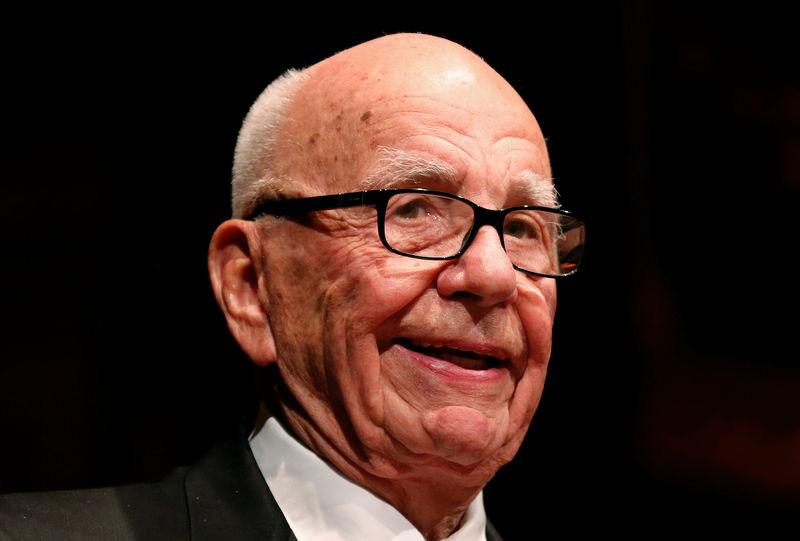 © Reuters. Murdoch, News Corp. and 21st Century Fox CEO, speaks during the annual Lowy Lecture at the Sydney Town Hall