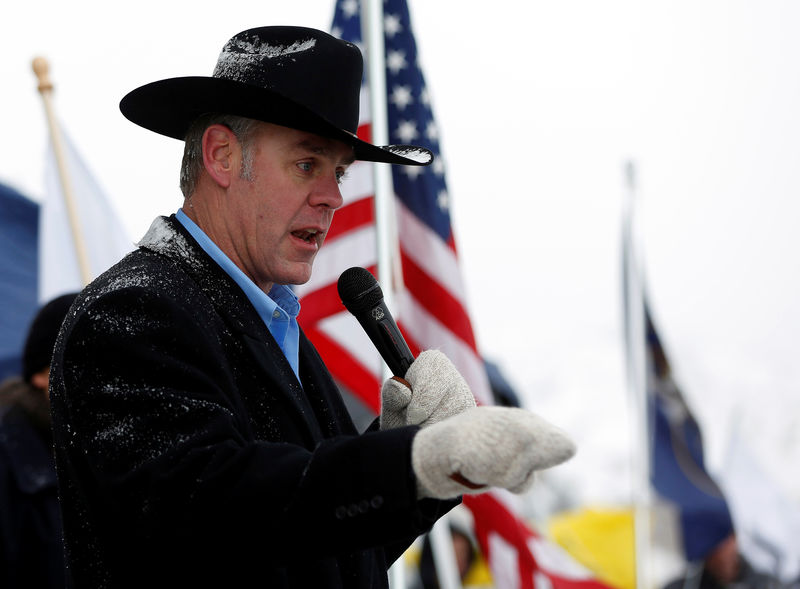 © Reuters. File photo of Montana state Senator Ryan Zinke addressing a pro-gun activist rally as part of the National Day of Resistance, at the state Capitol in Salt Lake City