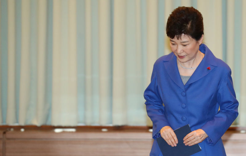 © Reuters. محامو رئيسة كوريا الجنوبية: لا توجد أسس قانونية لمساءلتها