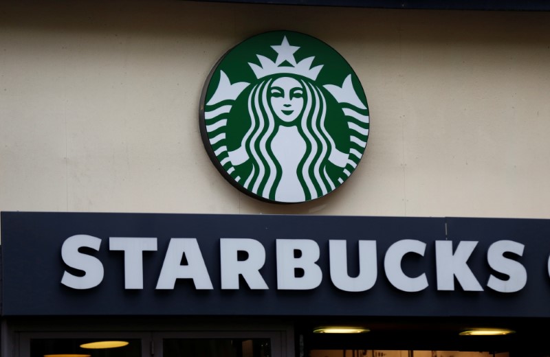 © Reuters. Starbucks cafe logo is pictured in Paris