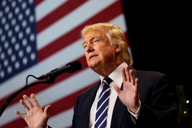 © Reuters. U.S. President-elect Donald Trump speaks at the USA Thank You Tour event at the Wisconsin State Fair Exposition Center in West Allis, Wisconsin