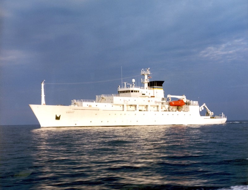 © Reuters. The oceanographic survey ship, USNS Bowditch, is shown September 20, 2002, which deployed an underwater drone seized by a Chinese Navy warship in international waters in South China Sea