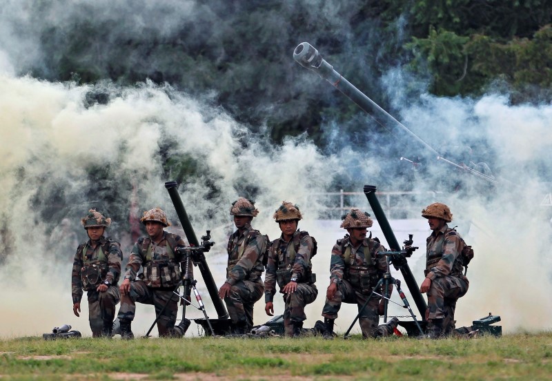© Reuters. الهند تعين قادة جددا للجيش والقوات الجوية والمخابرات