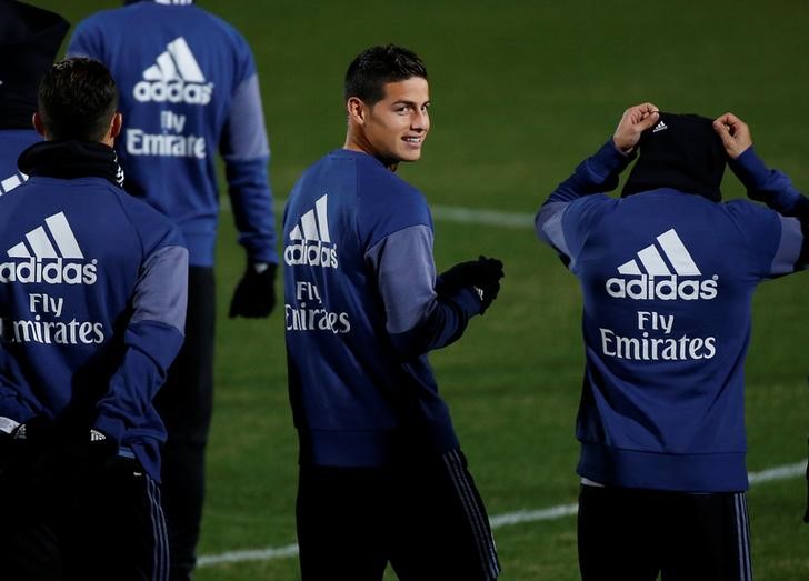 © Reuters. James siente "amargura" por su situación en el Madrid y se plantea irse
