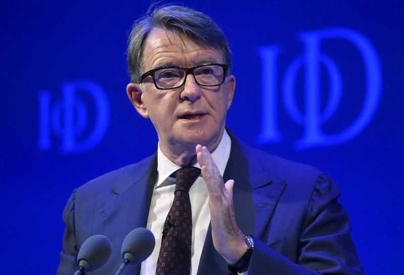 © Reuters. British politician and former Business Secretary Mandelson participates in a debate on the EU at Institute of Directors convention in London, Britain