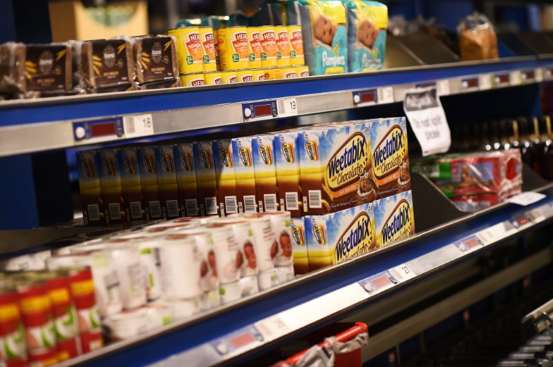 © Reuters. Packets of Weetabix cereal and other food goods are seen inside the Ocado Customer Fulfilment Centre in Hatfield