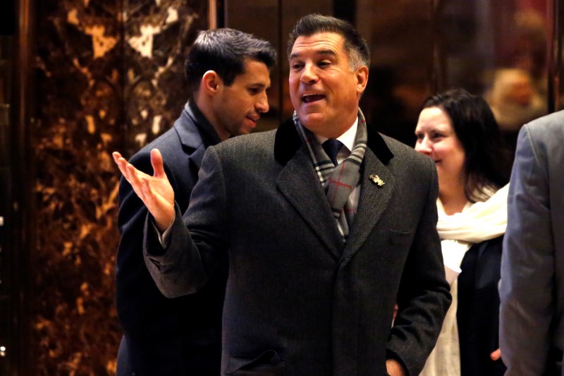 © Reuters. Businessman Vincent Viola enters Trump Tower in Manhattan, New York