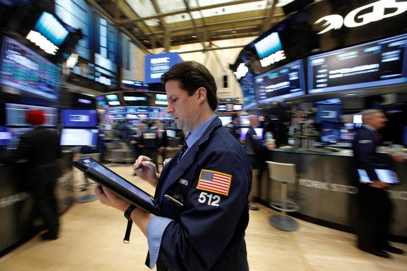 © Reuters. WALL STREET OUVRE EN PETITE HAUSSE