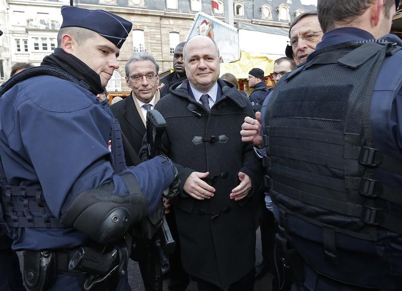 © Reuters. PROJET DE LOI RÉFORMANT LA LÉGITIME DÉFENSE DES POLICIERS