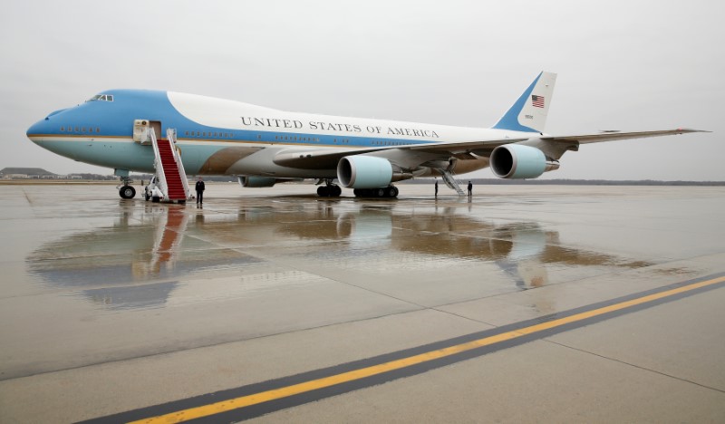 © Reuters. Air Force One at Joint Base Andrews in Maryland