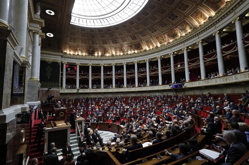 © Reuters. LE PARLEMENT ADOPTE LE COLLECTIF BUDGÉTAIRE POUR 2016