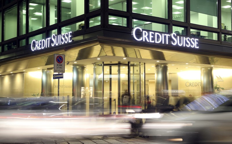 © Reuters. The Credit Suisse logo is seen at the headquarters in downtown Milan