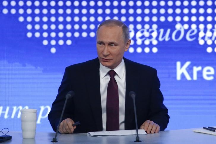 © Reuters. Владимир Путин на ежегодной пресс-конференции в Москве