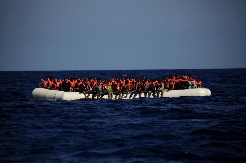 © Reuters. رئيس وزراء مالطا: 111 راكبا على متن الطائرة الليبية المخطوفة بينهم طفل
