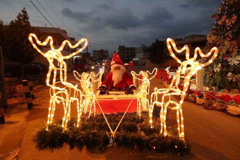 © Reuters. Papá Noel renueva su licencia de piloto - Departamento de Transporte de Canada