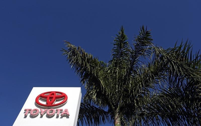 © Reuters. The Toyota logo is seen at the main entrance of their factory in Indaiatuba