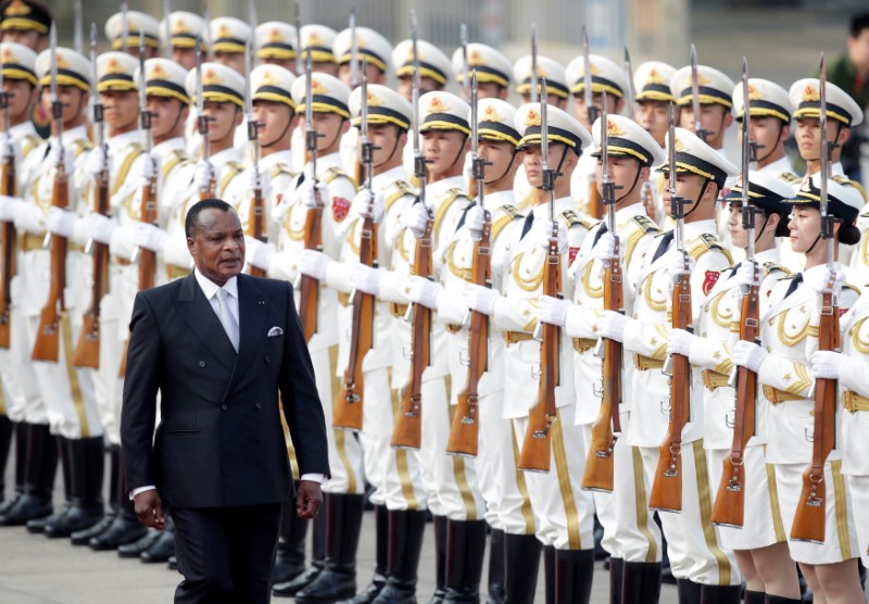 © Reuters. Congo Republic President Denis Sassou Nguesso reviews honour guards during a welcoming ceremony in Beijing