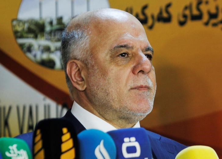 © Reuters. Premiê iraquiano Haider al-Abadi concede entrevista em Kirkuk