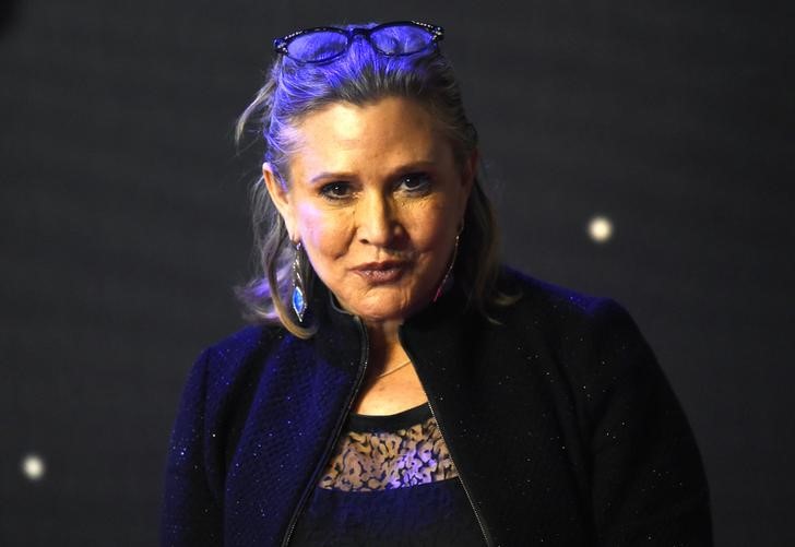 © Reuters. Carrie Fisher posa em evento em Londres