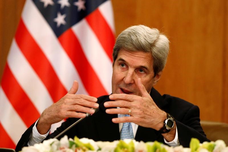 © Reuters. Kerry concede entrevista em Riad