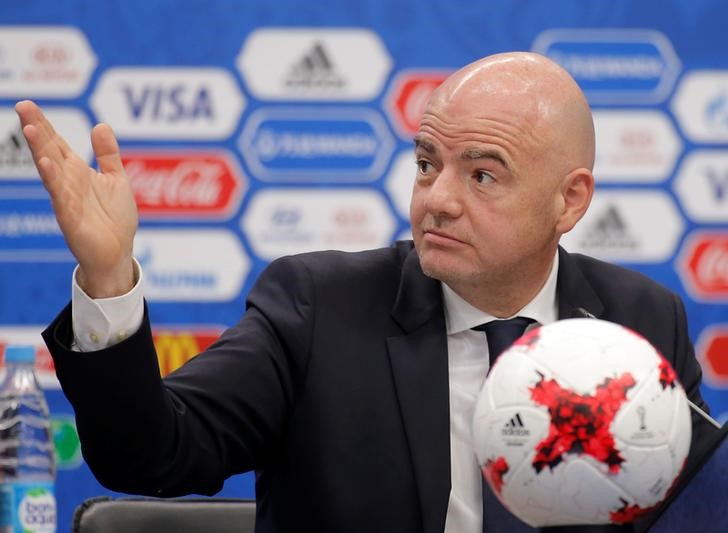 © Reuters. El presidente de la FIFA dice que las federaciones apoyan ampliar el Mundial