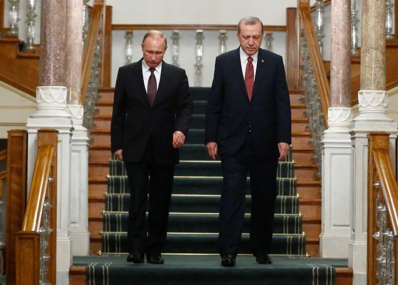 © Reuters. متحدث: إردوغان وبوتين يجريان محادثات هاتفية بشأن الهدنة في سوريا