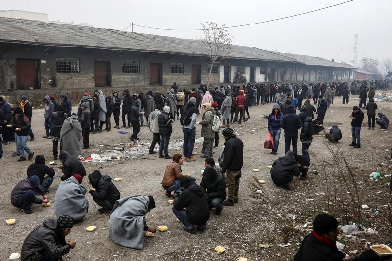 © Reuters. الأمم المتحدة: صربيا تجد صعوبة في توفير أسرَّة للمهاجرين