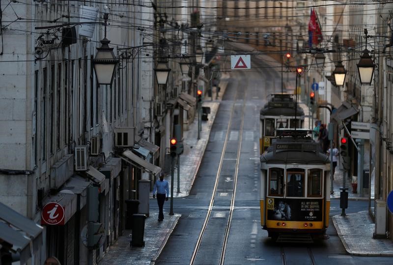 © Reuters. LES RENDEMENTS ITALIENS ET PORTUGAIS SONT REMONTÉS EN 2016