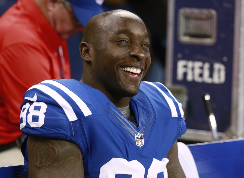 © Reuters. Colts linebacker Mathis smiles during their NFL preseason football game against Bengals in Indianapolis