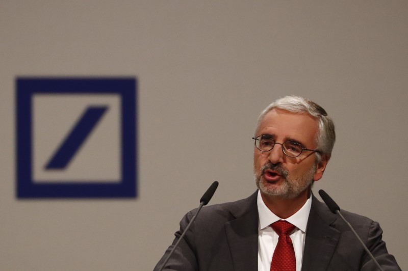 © Reuters. Deutsche Bank supervisory board chairman Achleitner addresses the bank's annual general meeting in Frankfurt
