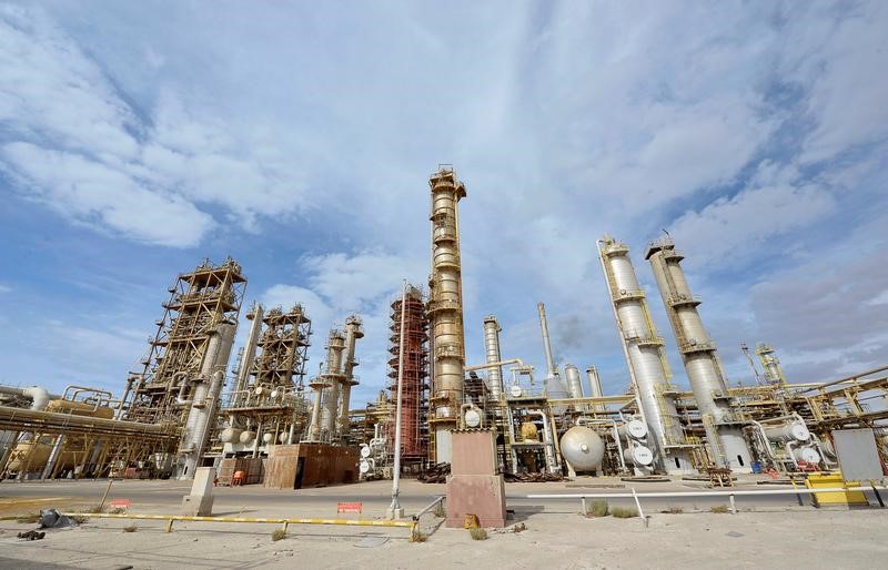 © Reuters. المؤسسة الوطنية:إنتاج ليبيا النفطي يرتفع إلى 685 ألف ب/ي