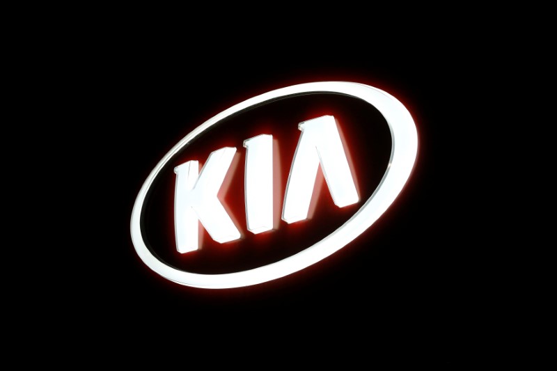 © Reuters. The logo of Kia Motors is seen outside a garage in Vienna