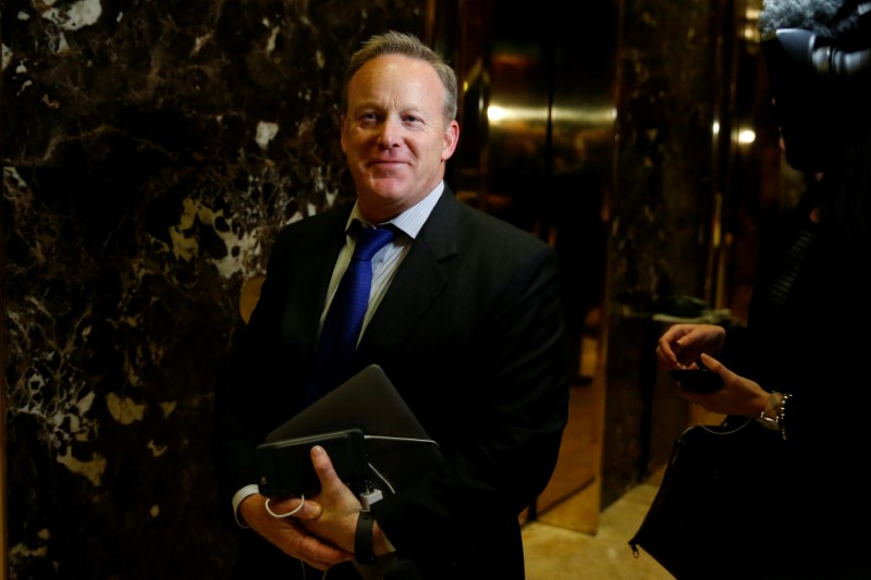 © Reuters. Futuro secretário de imprensa da Casa Branca, Sean Spicer, na Trump Tower, em Nova York