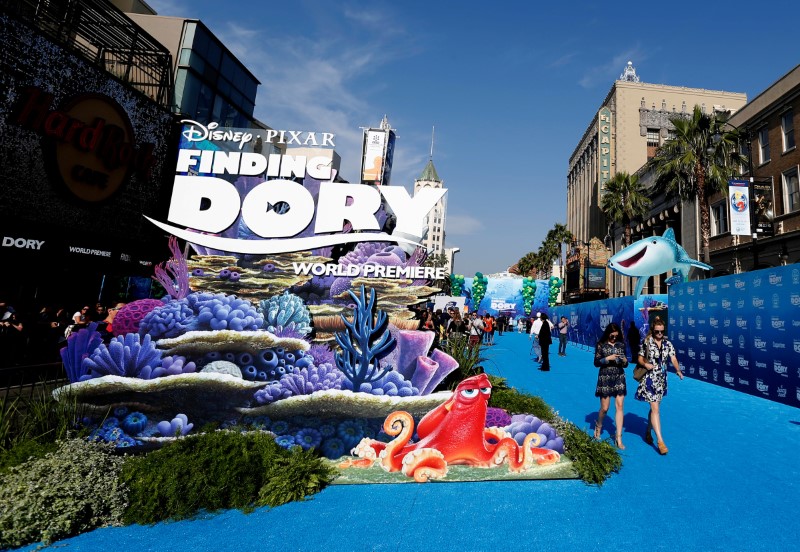 © Reuters. Cinema El Capitan, em Hollywood, na estreia de "Procurando Dory"