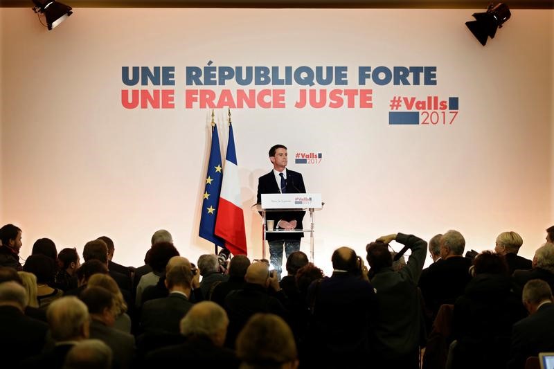 © Reuters. VALLS SCELLE L'ORIENTATION À GAUCHE DE LA PRIMAIRE