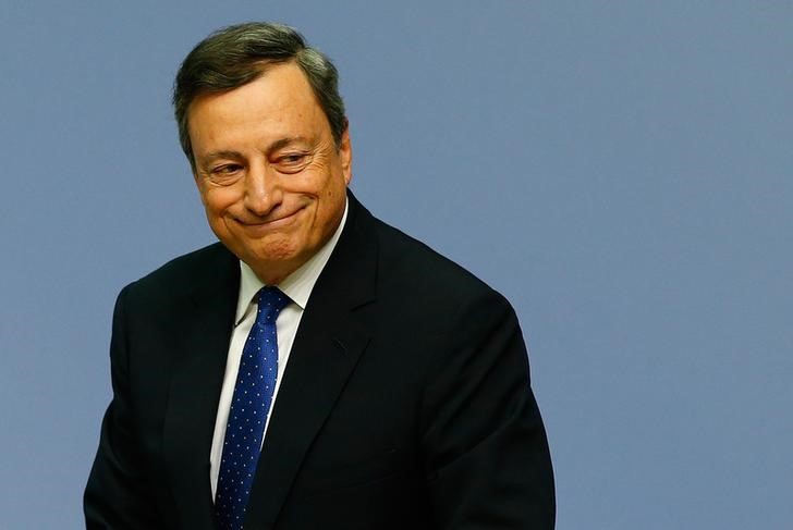 © Reuters. European Central Bank President Draghi walks after a news conference at the ECB headquarters in Frankfurt