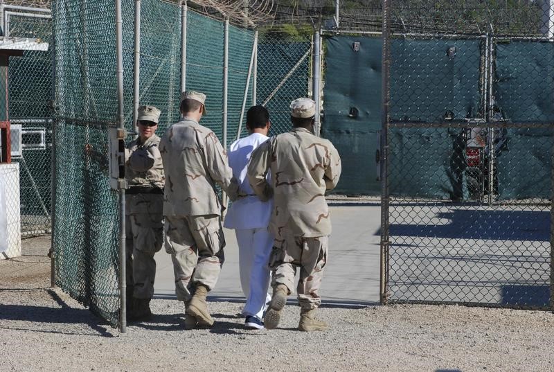 © Reuters. البيت الأبيض يتوقع الإعلان عن نقل مزيد من سجناء جوانتانامو قبل 20 يناير