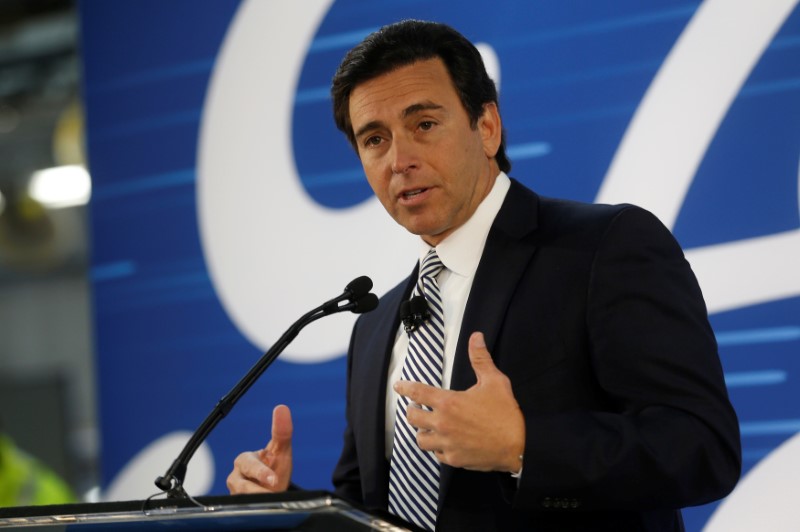 © Reuters. Ford Motor Co. president and CEO Mark Fields makes a major announcement during a news conference at the Flat Rock Assembly Plant in Flat Rock, Michigan