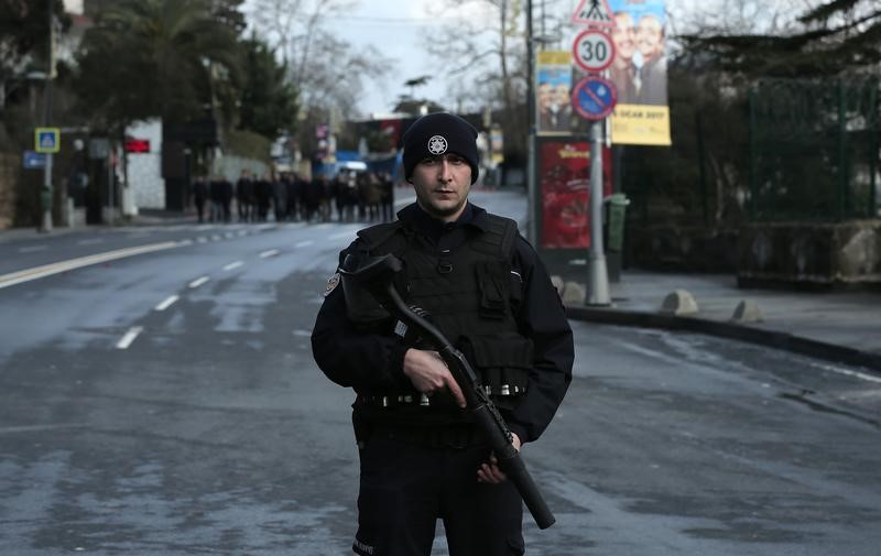 © Reuters. تركيا تعتقل 5 للاشتباه بصلتهم بهجوم اسطنبول