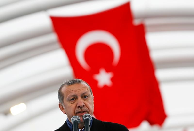© Reuters. Turkish President Erdogan makes a speech during the opening ceremony of Eurasia Tunnel in Istanbul
