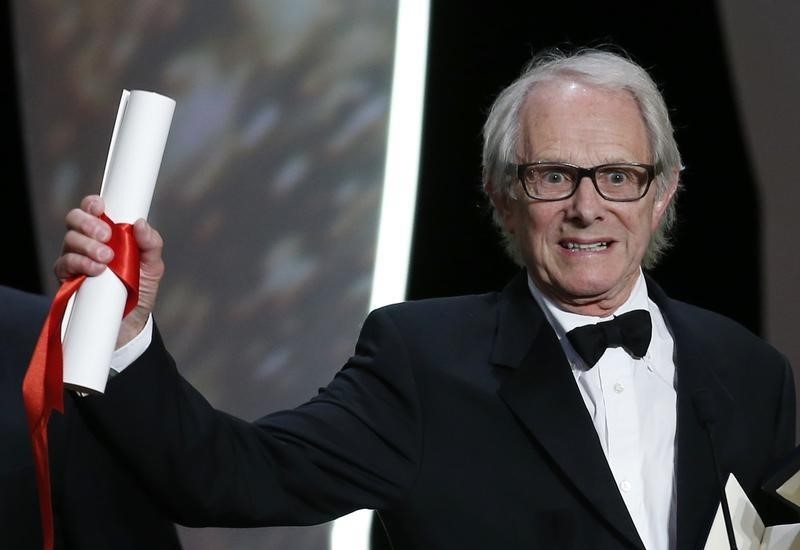 © Reuters. Diretor Ken Loach, vencedor da Palma de Ouro com o filme "Eu, Daniel Blake", durante cerimônia de encerramento do Festival de Cannes