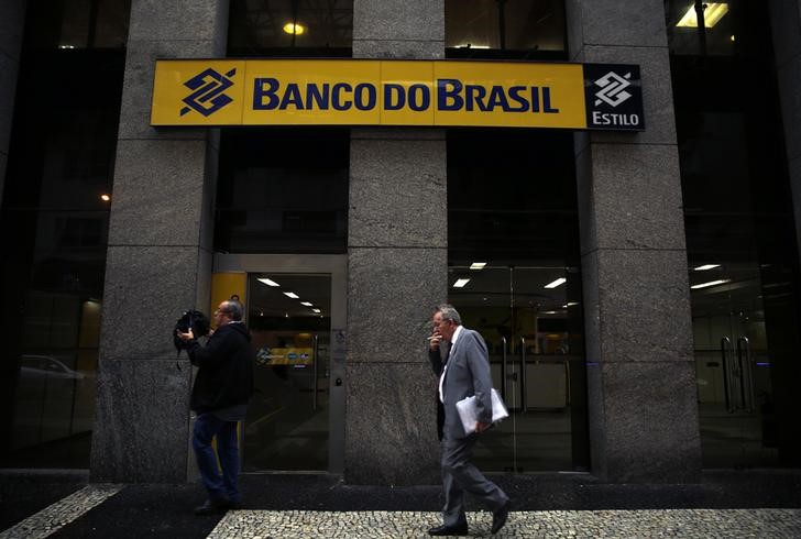 © Reuters. Logomarca do Banco do Brasil é vista em agência no centro do Rio de Janeiro