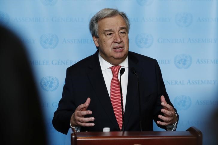 © Reuters. Secretário-geral da ONU,  António Guterres, fala a jornalistas na sede da entidade em Nova York