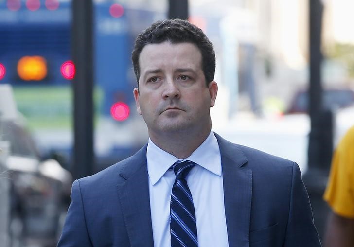 © Reuters. Litvak, former managing director at Jefferies Group Inc., walks to U.S. District Court in New Haven, Connecticut for his sentencing hearing