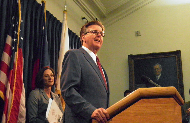 © Reuters. Texas Lieutenant Governor Dan Patrick speaks at a news conference at the State Capitol in Austin